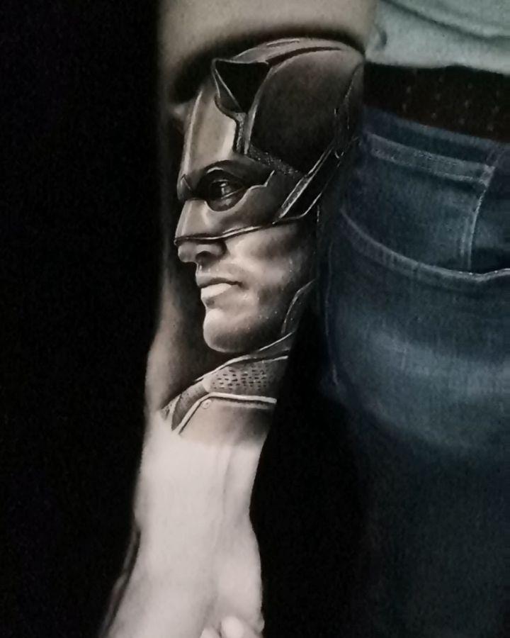 Tatouage portrait Daredevil réaliste black and grey — manuik_muller