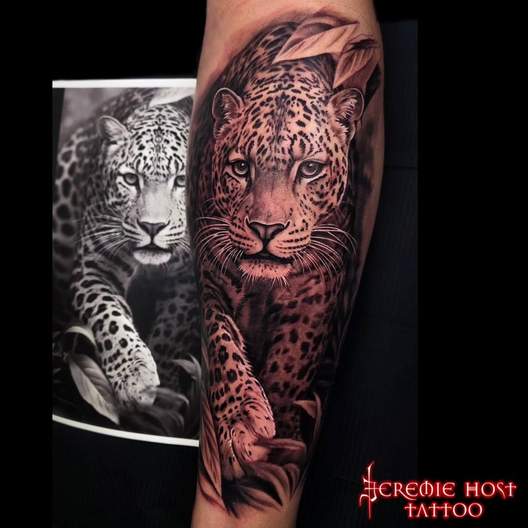 Tatouage réaliste sur le tibia — jeremiehost_tattoo