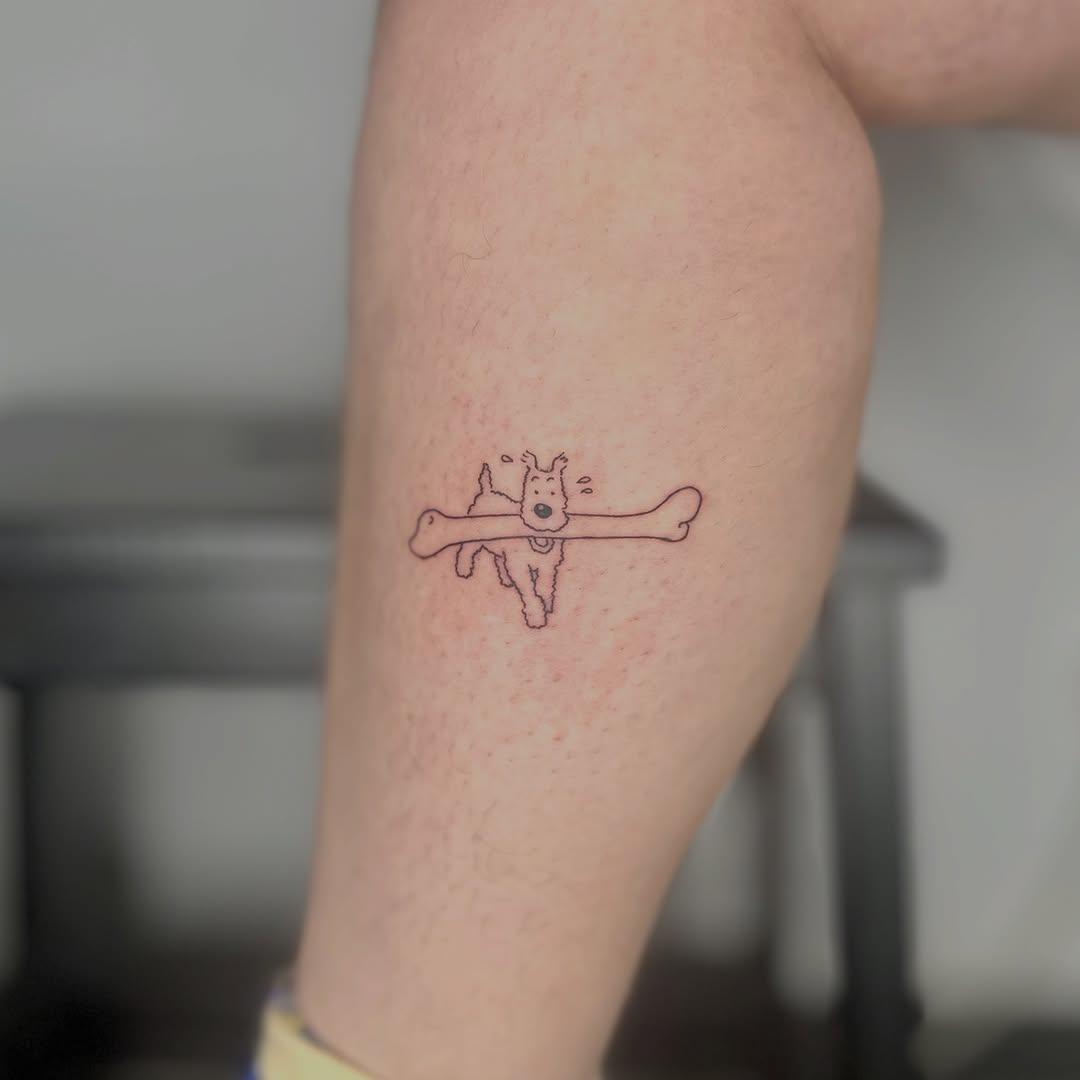 Tatouage illustratif Milou Tintin — douce_enfance_tattoo