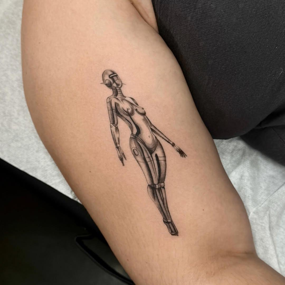 Tatouage abstrait inspiré de The Weeknd — ylleia.ttt
