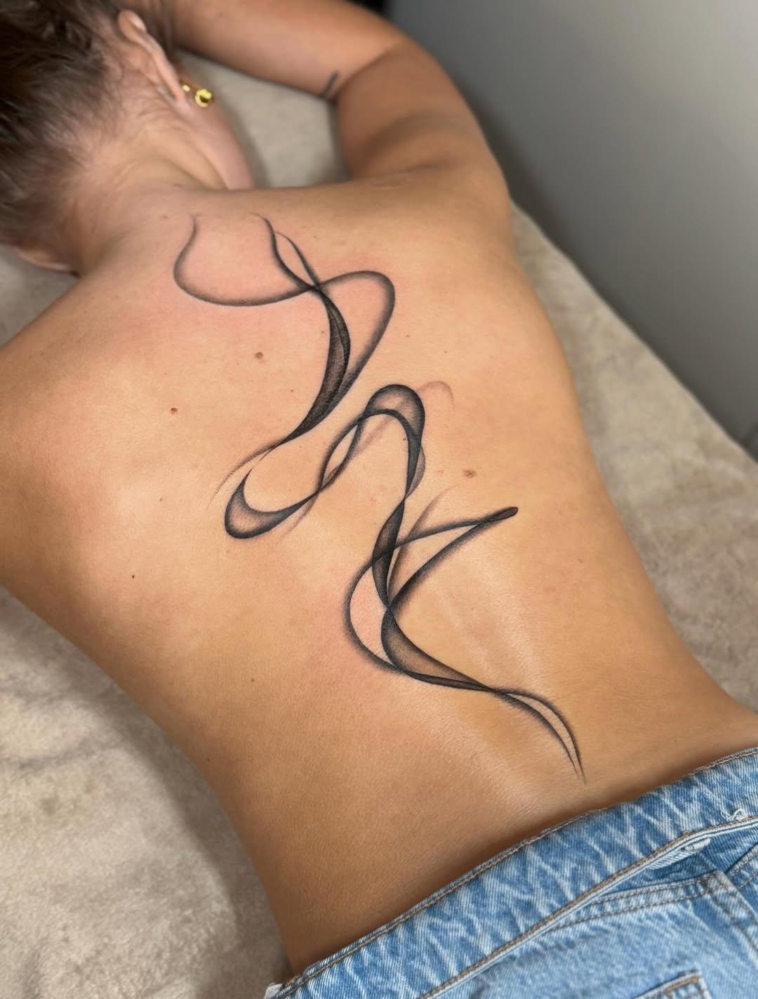 Tatouage abstrait — ylleia.ttt