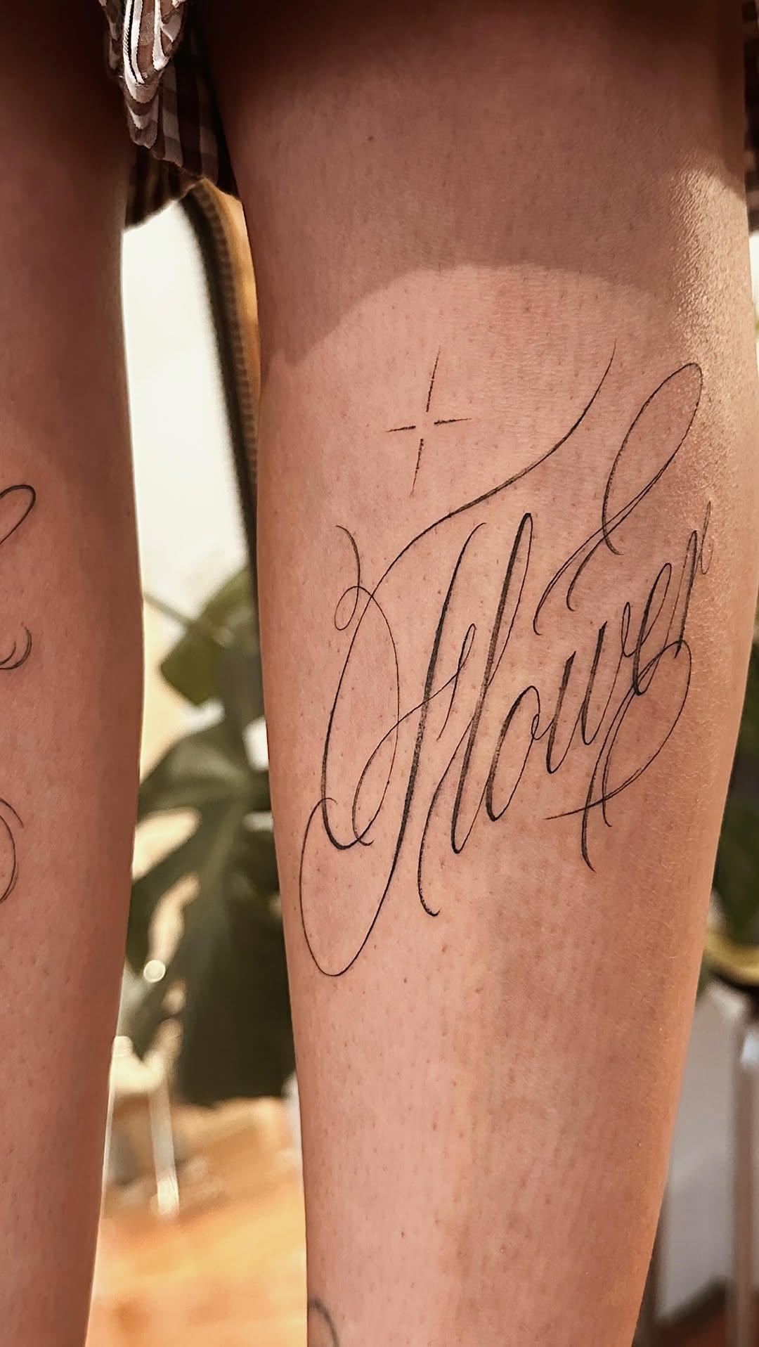 Tatouage fine line d'après un dessin personnel — radhands_