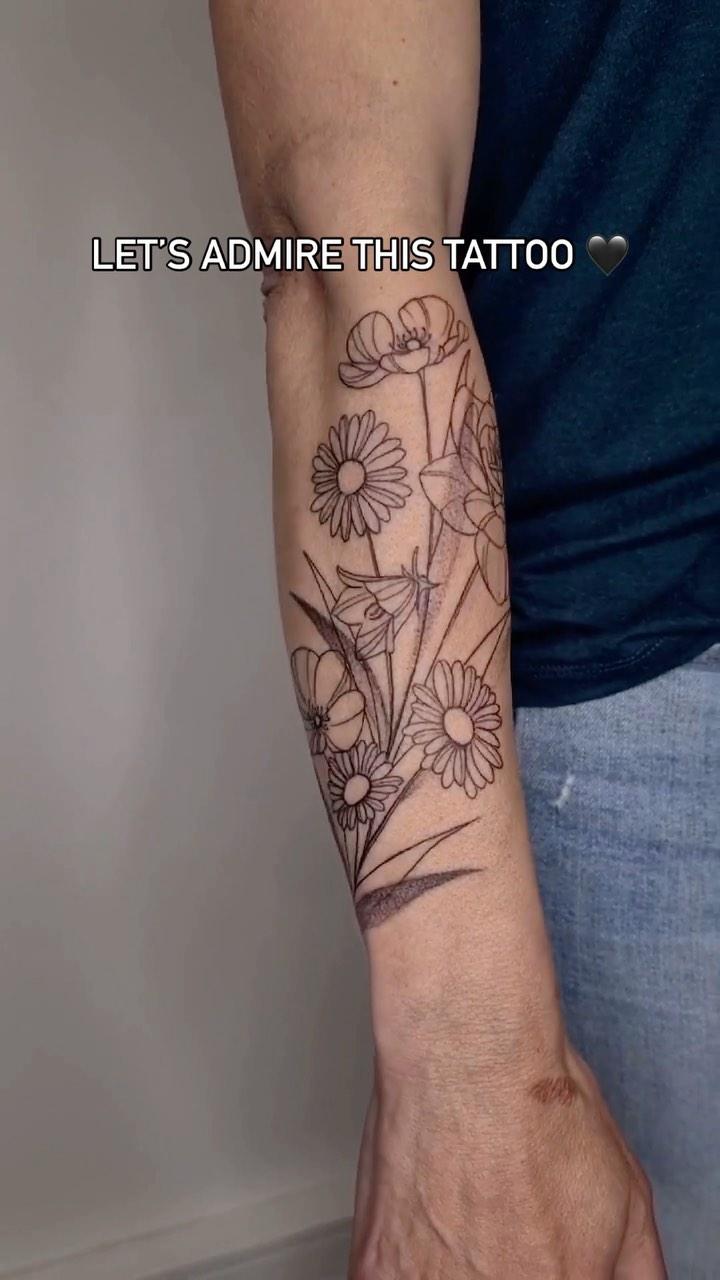 Pièce florale fine line avec ombrages — lautre.pauline