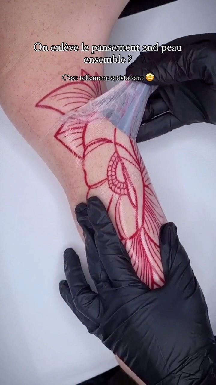 Tatouage floral en couleur — lautre.pauline