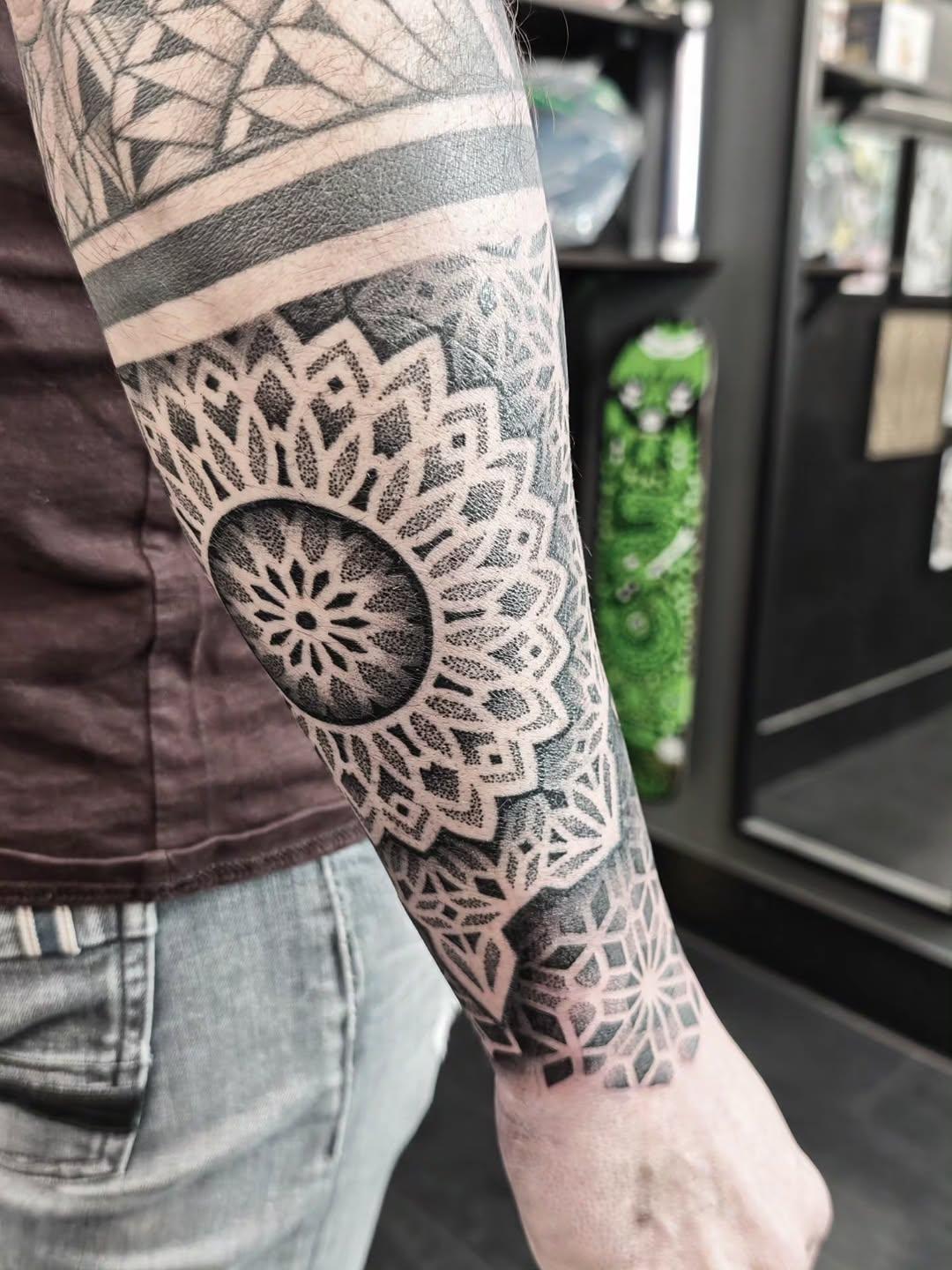 Patterns et mandala géométriques — a.l.tattooer