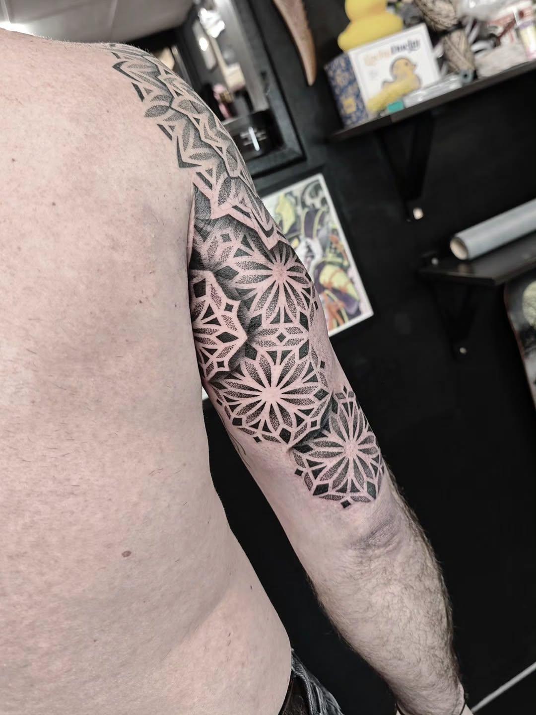 Détails de patterns géométriques — a.l.tattooer