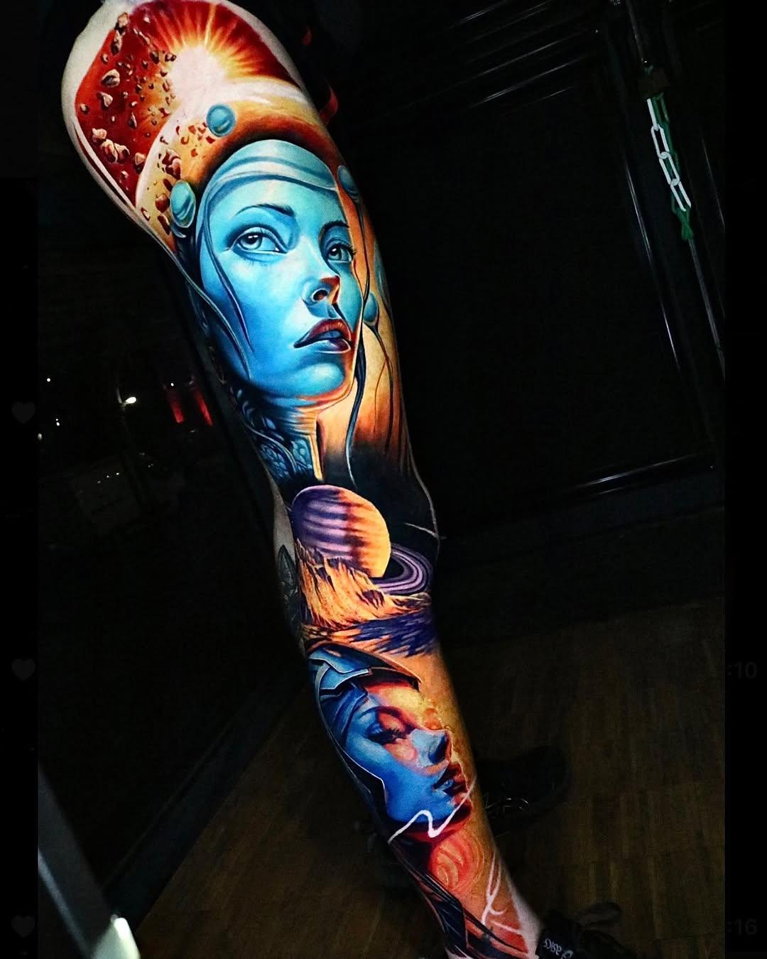 Tatouage Planétarium visage femme — mederinktattoo_