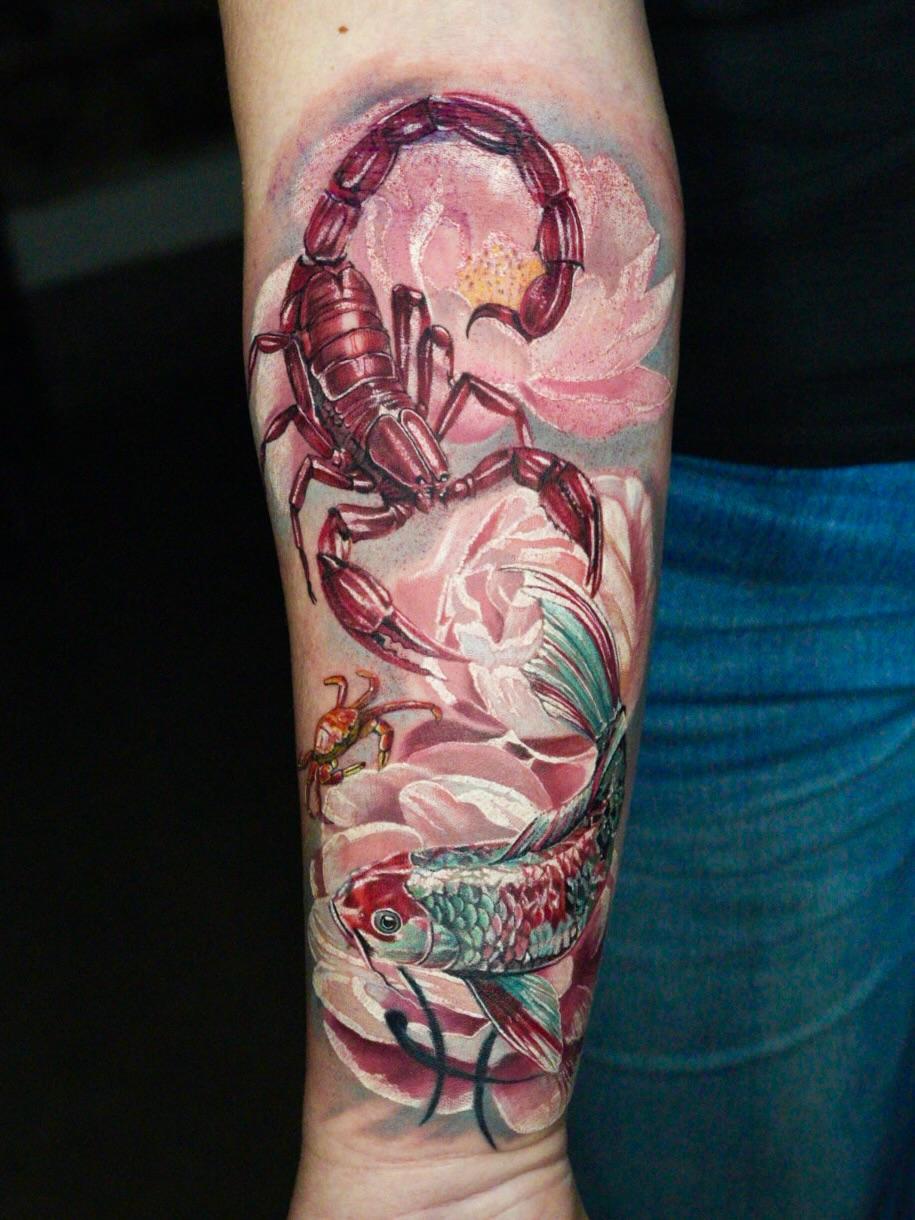 Tatouage Scorpion poisson lune — mederinktattoo_
