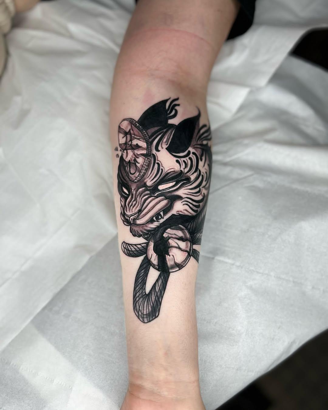 Flash blackwork adopté — dorianblind_tattoo