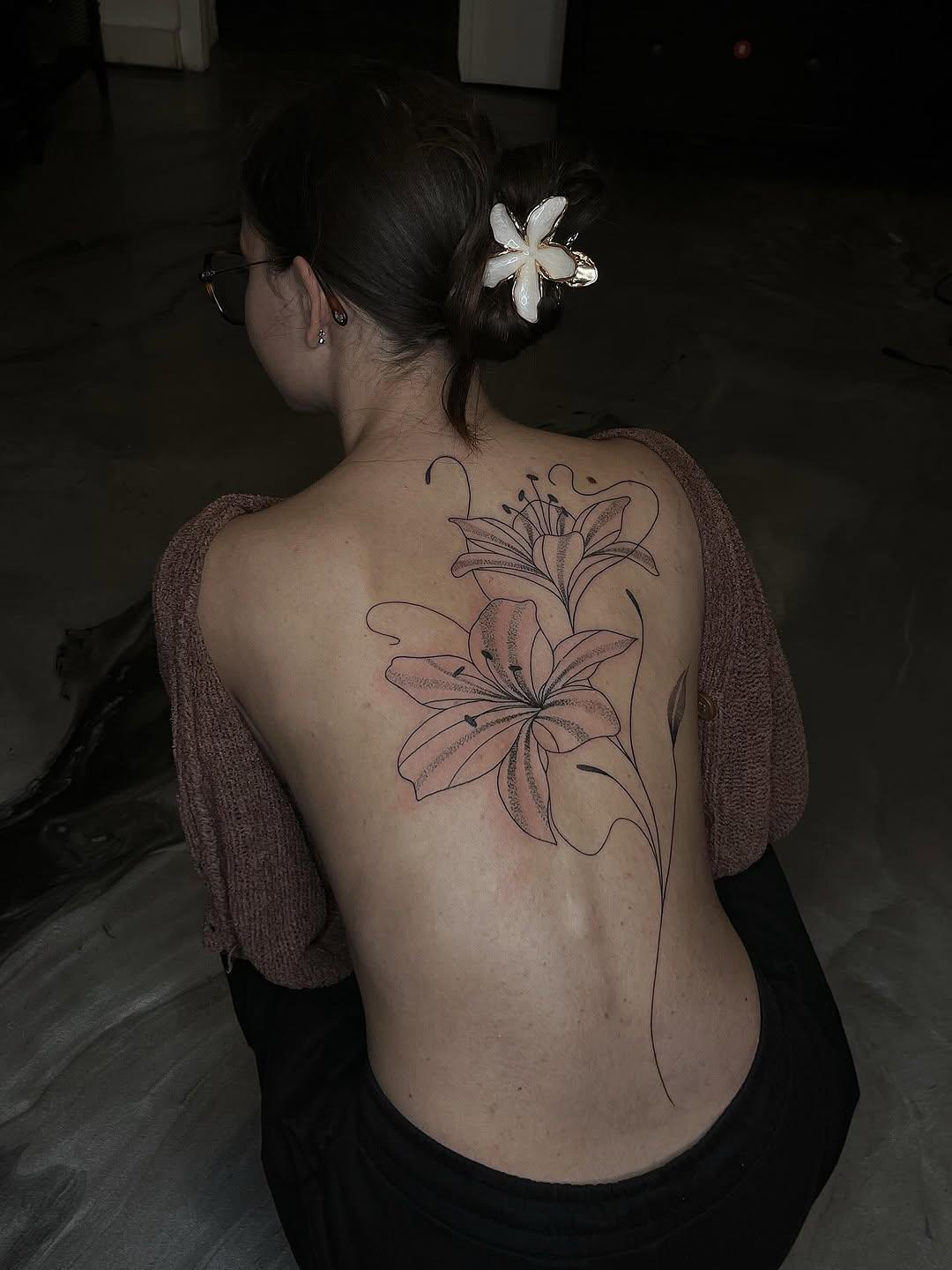Premier tatouage floral handpoke — atismata.ttoo