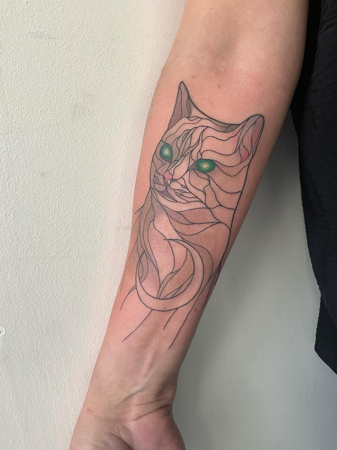 Tatouage blackwork — andymessianttattoo