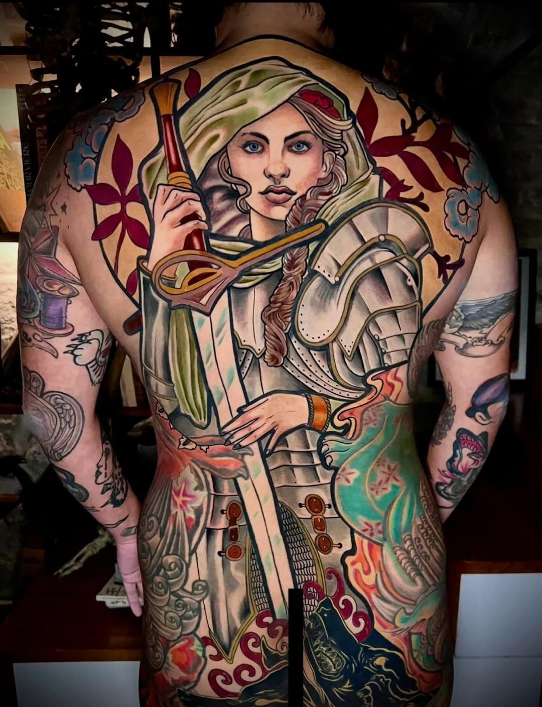 Tatouage Guerrière en armure colorée — mikaeldepoissy