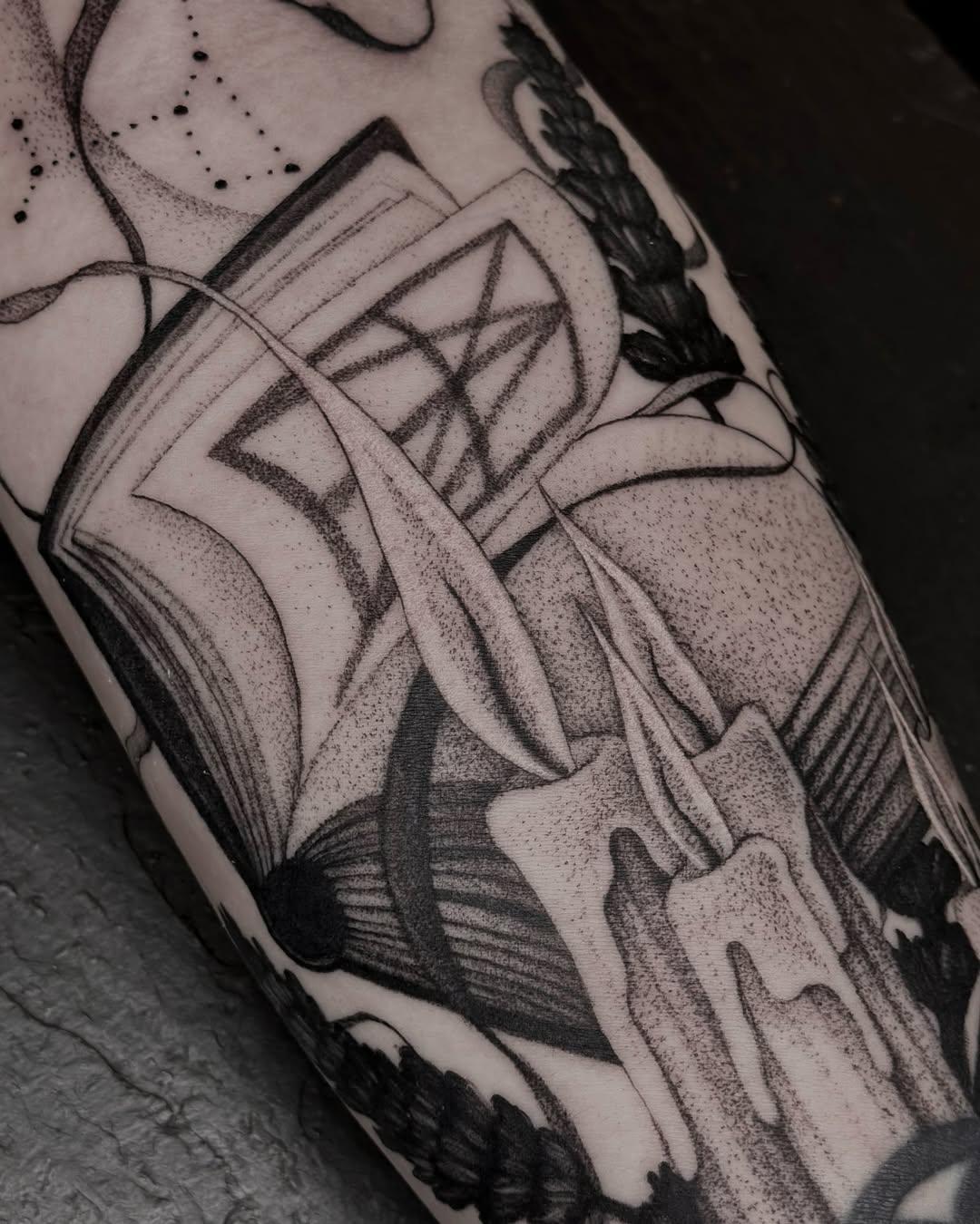 Tatouage witchy dark — octoccult