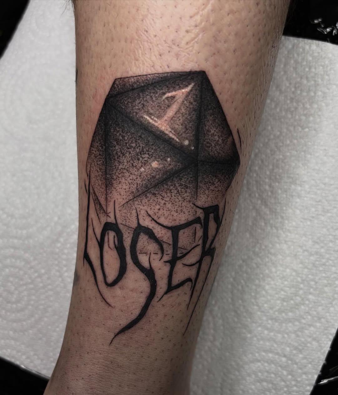 Dé Low Roll flash blackwork — thom_medusa