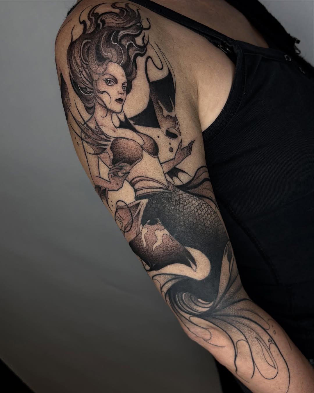 Sirène et raies blackwork dark — thom_medusa