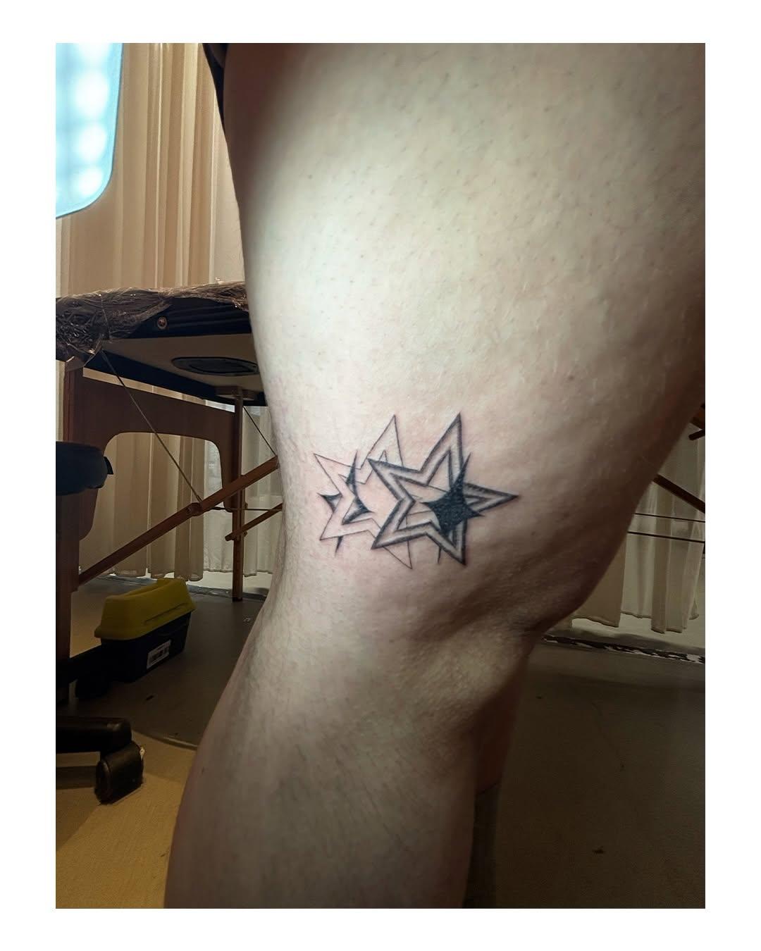 Lot de petits tattoos étoiles mère-fille — picote.aupoil