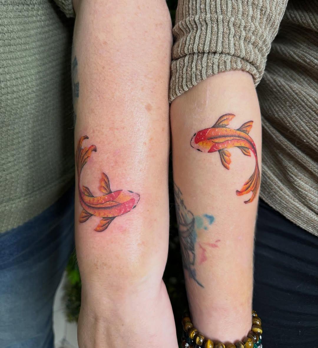 Petits poissons couleur — aly_tattoo56