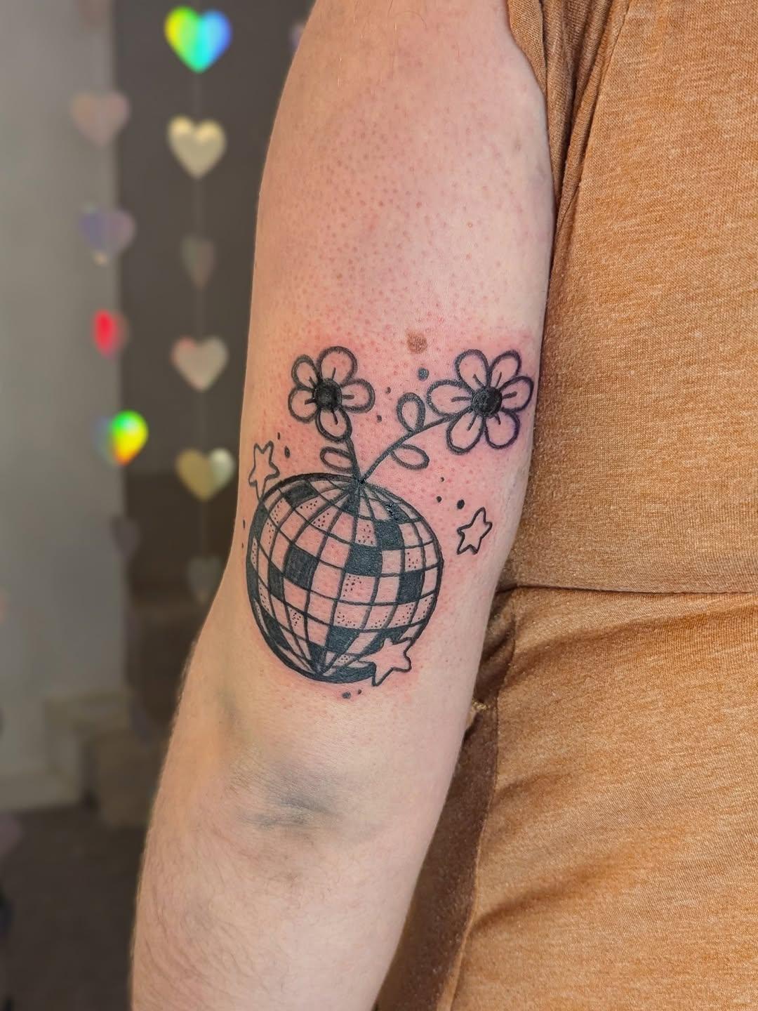 Flash blackwork adopté — modamour_tattoo
