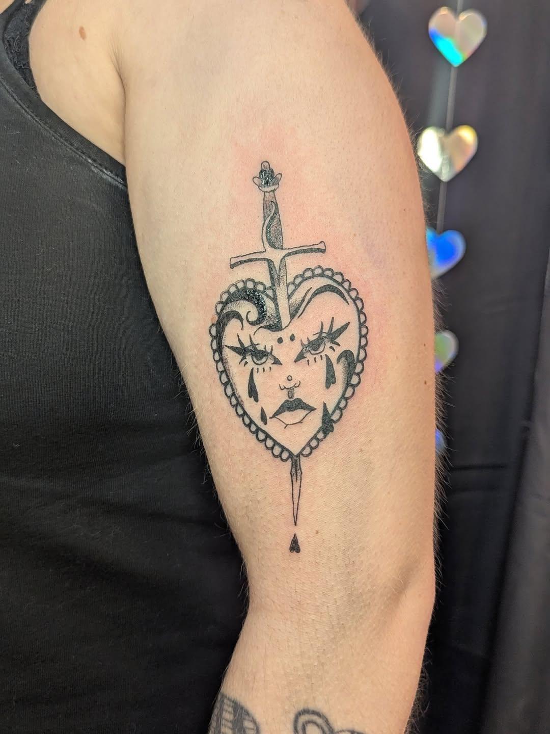 Projet adopté en carte blanche blackwork — modamour_tattoo
