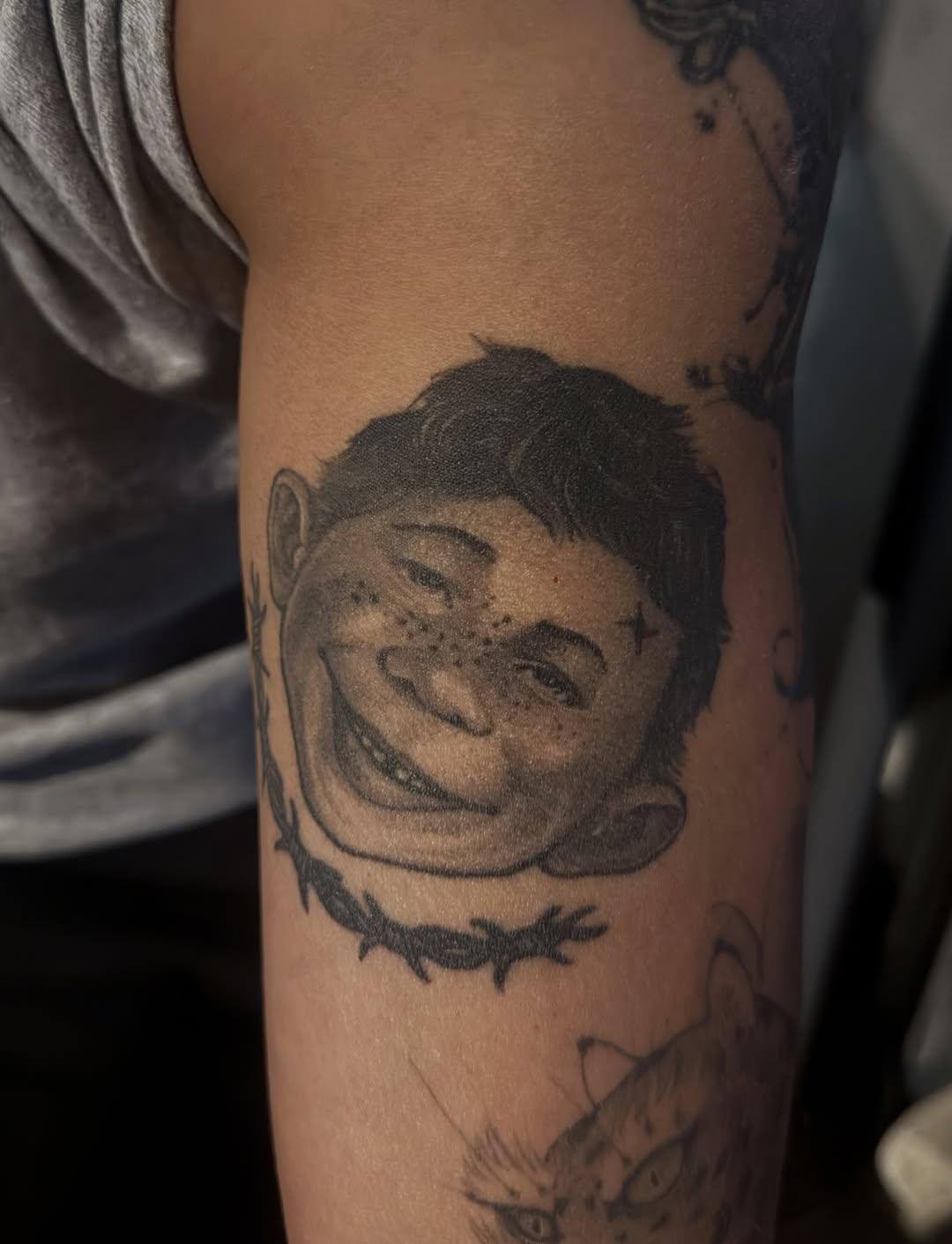 Portrait Alfred E. Neuman black & grey cicatrisé — mr.light_kim