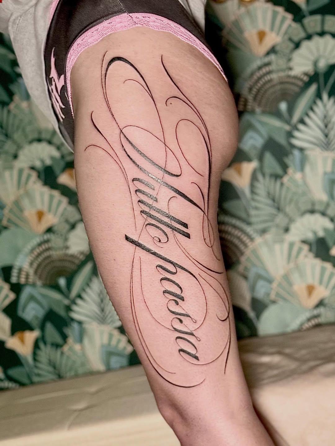 Lettrage fine line — jessietattooparis