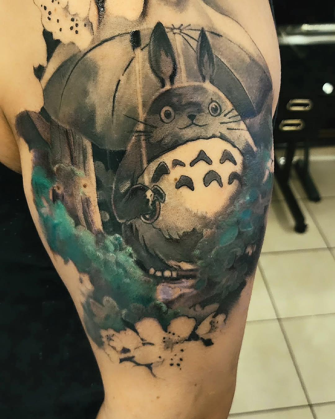 Tatouage portrait femme anime avec lunettes rouges — bunkertattooparlour