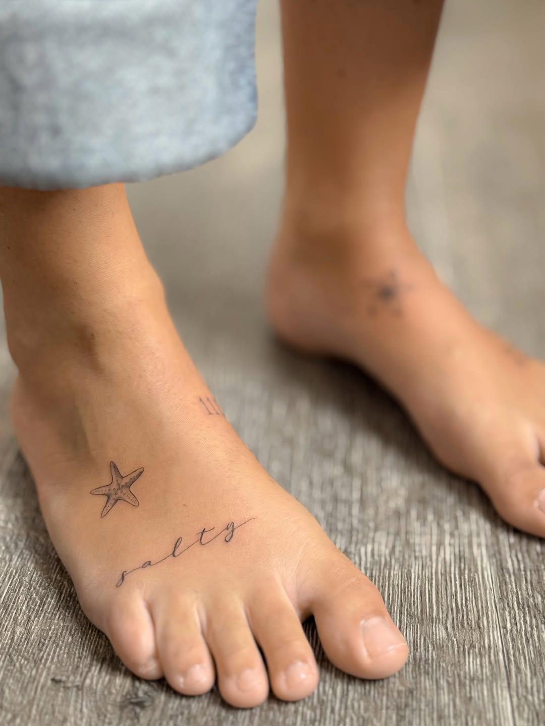 Tatouage sur les pieds de Romy — maepoussin.tattoo