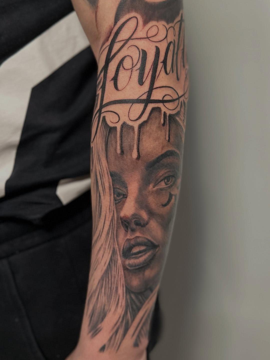 Loyalty lettrage Black & Grey — mautantattoo