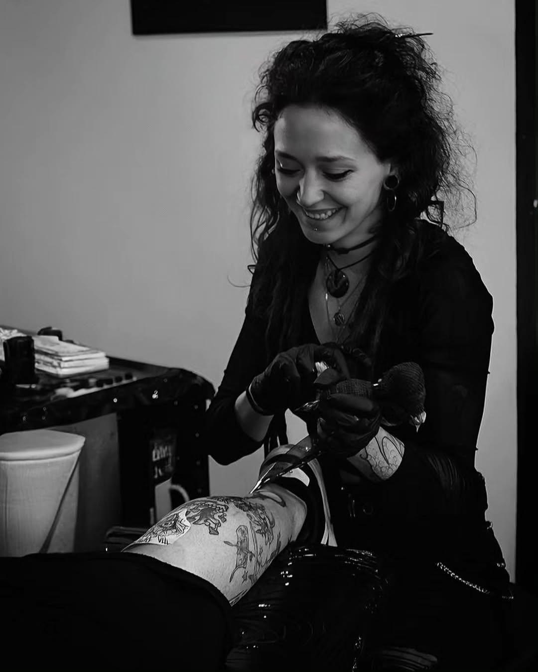 Blackwork dark portrait poétique — fuuu_tatt_skin