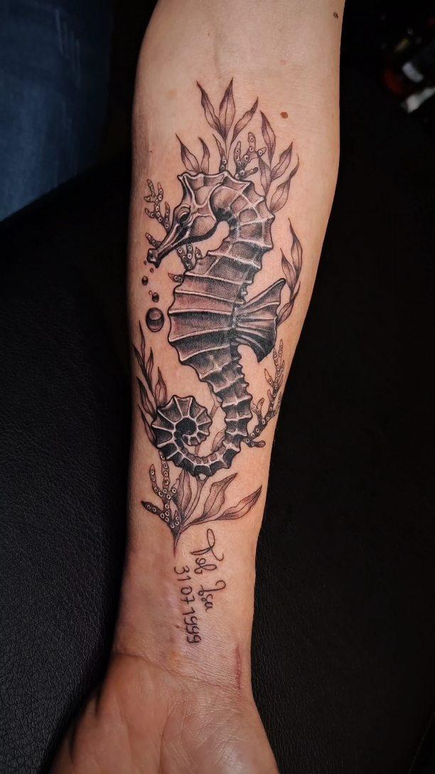 Réaliste hippocampe guest Sedan — fuuu_tatt_skin