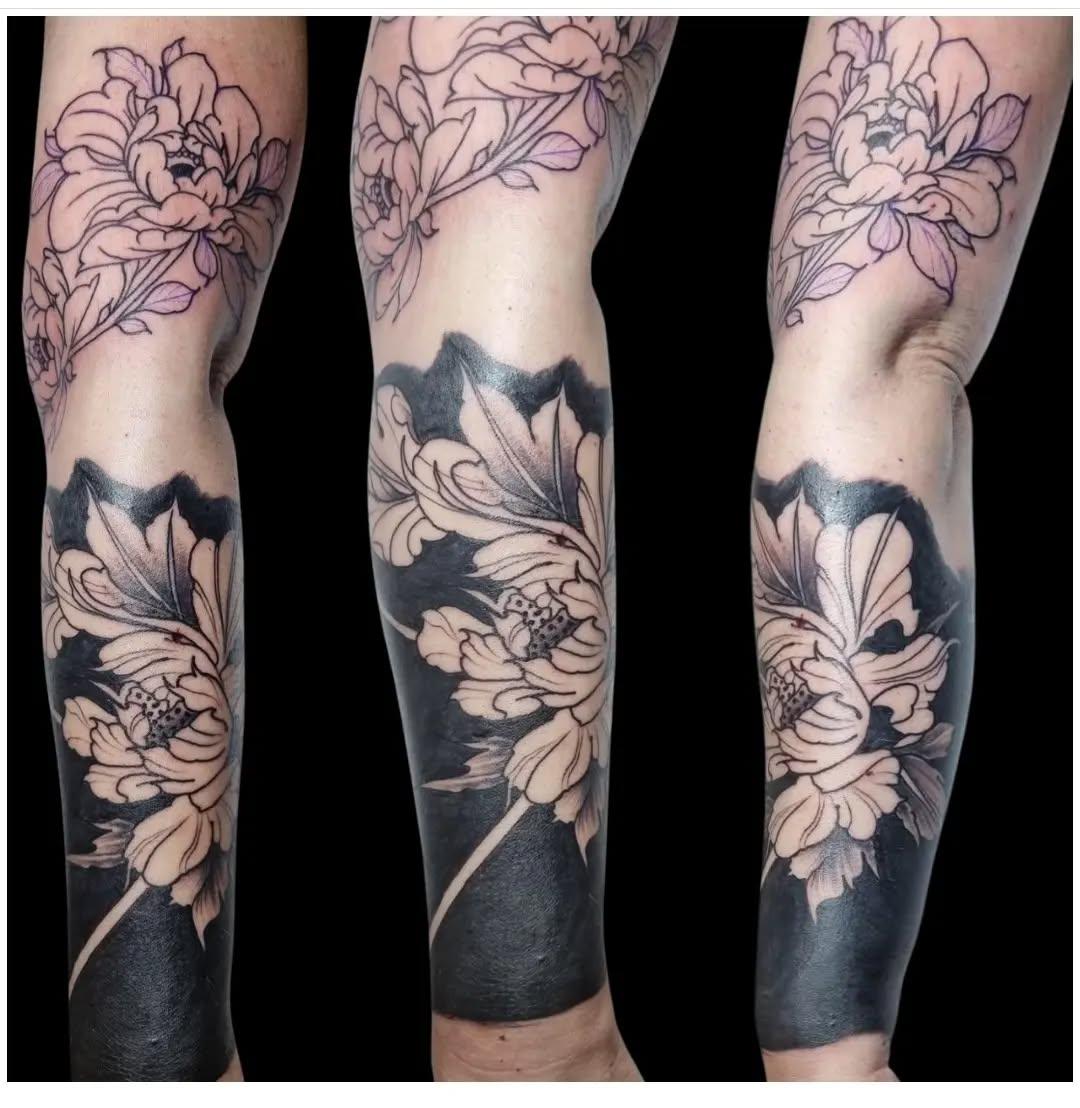 Crossover floral full black — tattoo.spitfire.ink