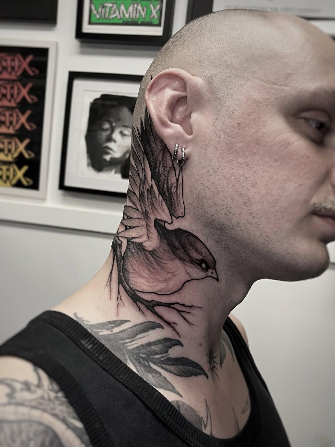 Neck tattoo médiéval cou — max.kozaak