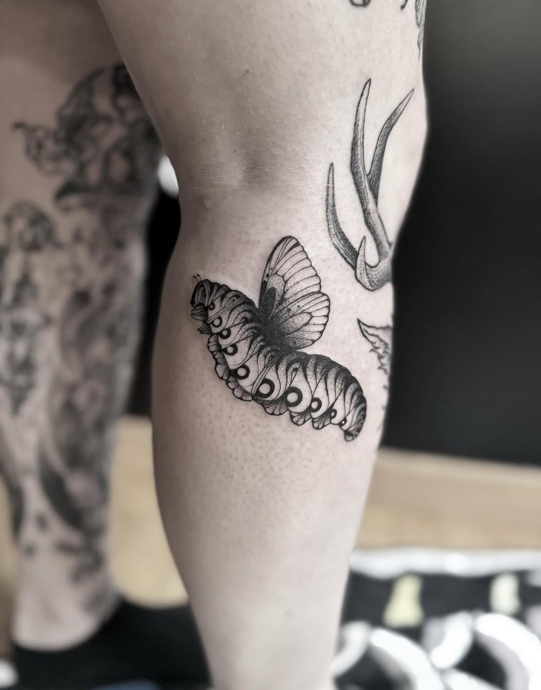 blackwork cartoon pop culture Heimlich — noir.fefe