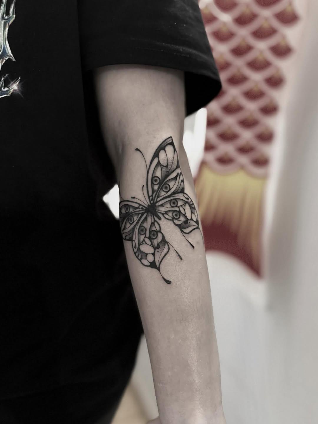 blackwork illustration — noir.fefe