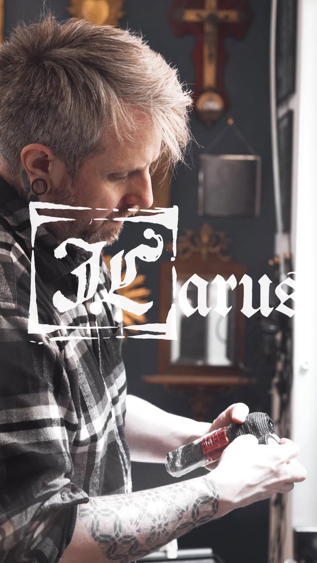 gravure freehand jambe — icarus_tattoo