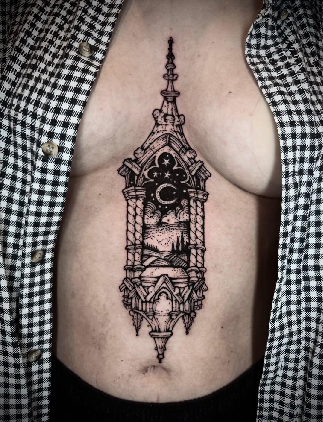 gravure freehand lune — icarus_tattoo