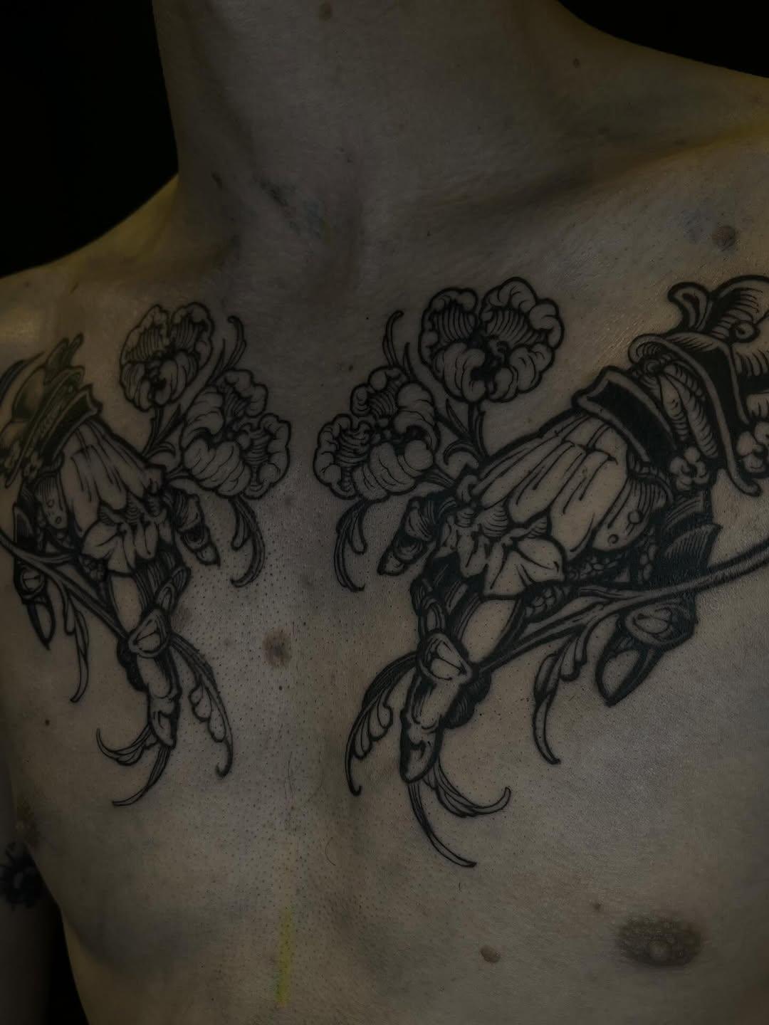 blackwork ornemental symétrie — terrenoire.ttt