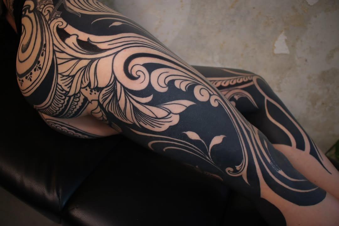 Tatouage motifs ornementaux symétriques bras — missvoodooo