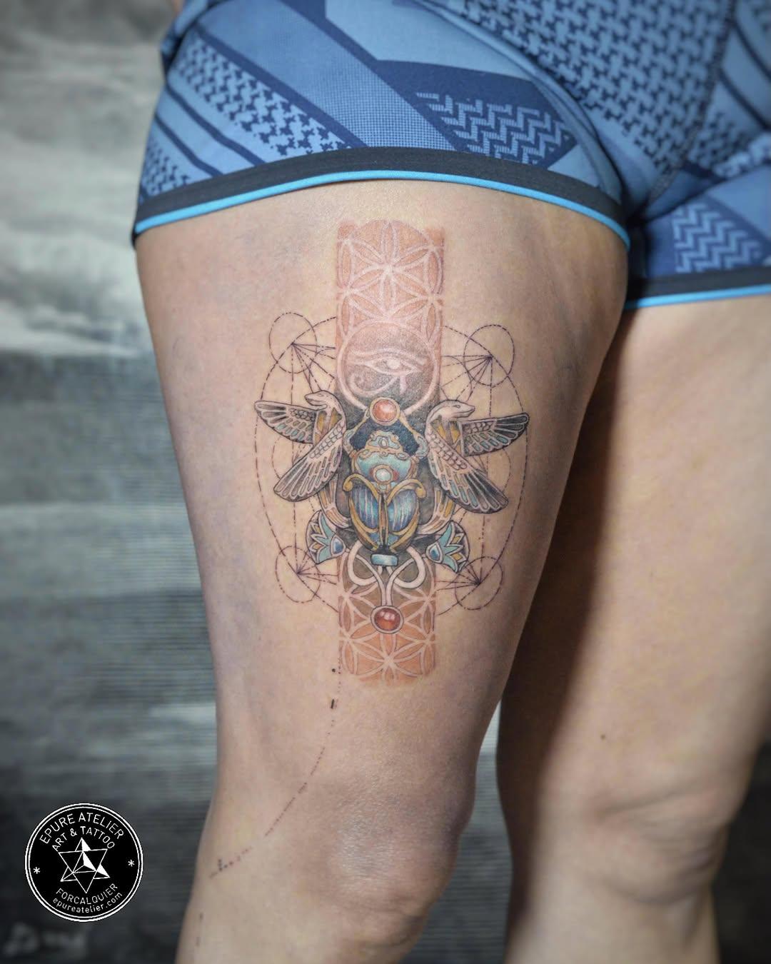 Tatouage scarabée de Noël avec bijou personnalisé — judicael.epureatelier