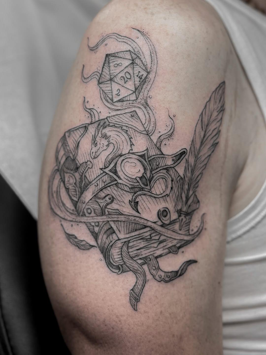 Tatouage Dé d20 dragon et bouclier fantasy — neven_tattoo