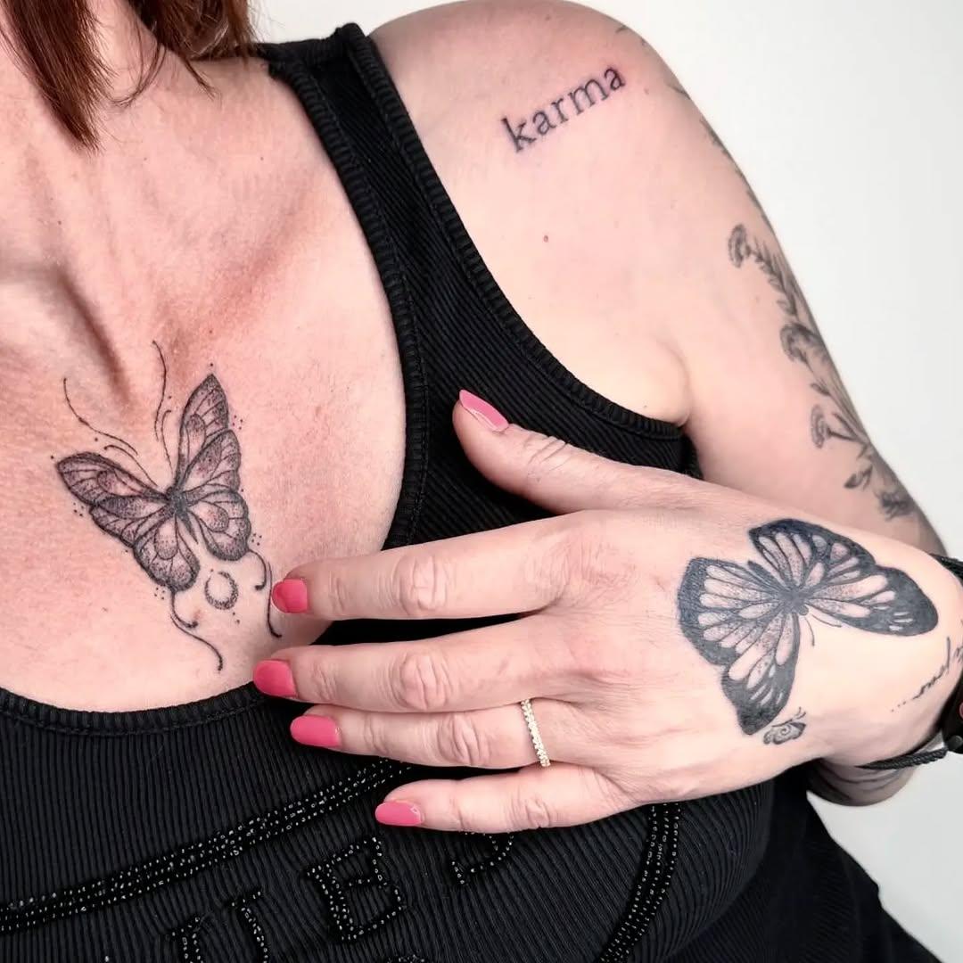 Tatouage Papillons karma doigts — appaloosa_tattoo