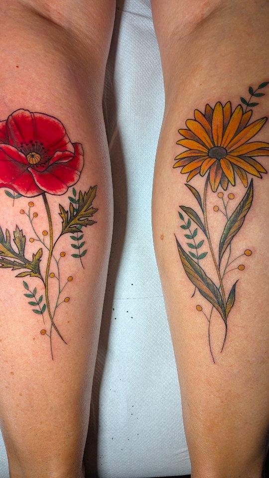 Tatouage double floral mollets femme — monsieuralfred.tatouage