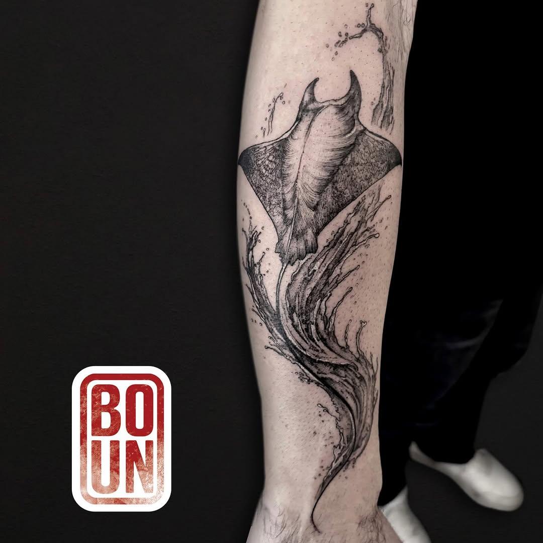 Tatouage Raie manta mollet — bobun_tattoo