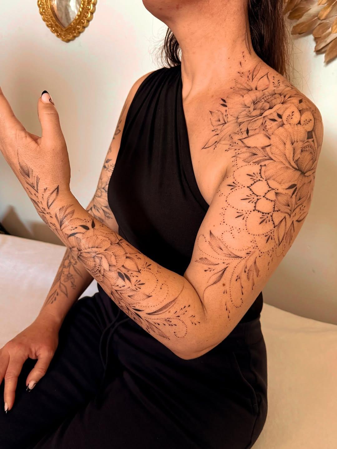 Tatouage Bras floral — fanny.loart.tattoo