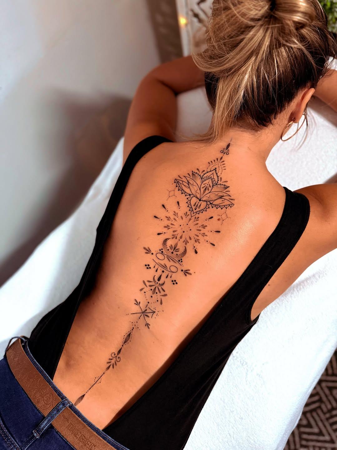 Tatouage Lotus ornemental — fanny.loart.tattoo