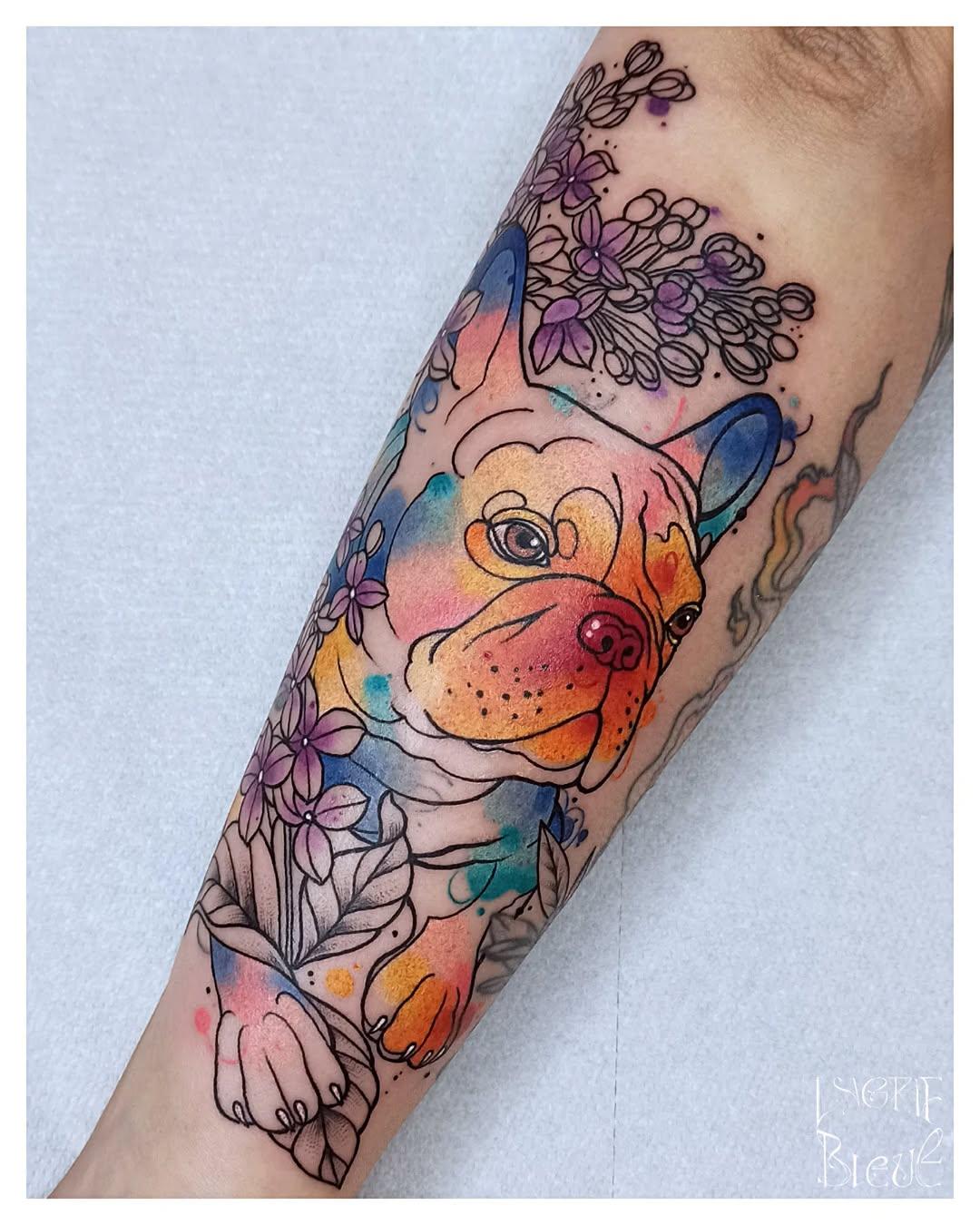 Tatouage Bouledogue avec lilas — lagrif_bleue
