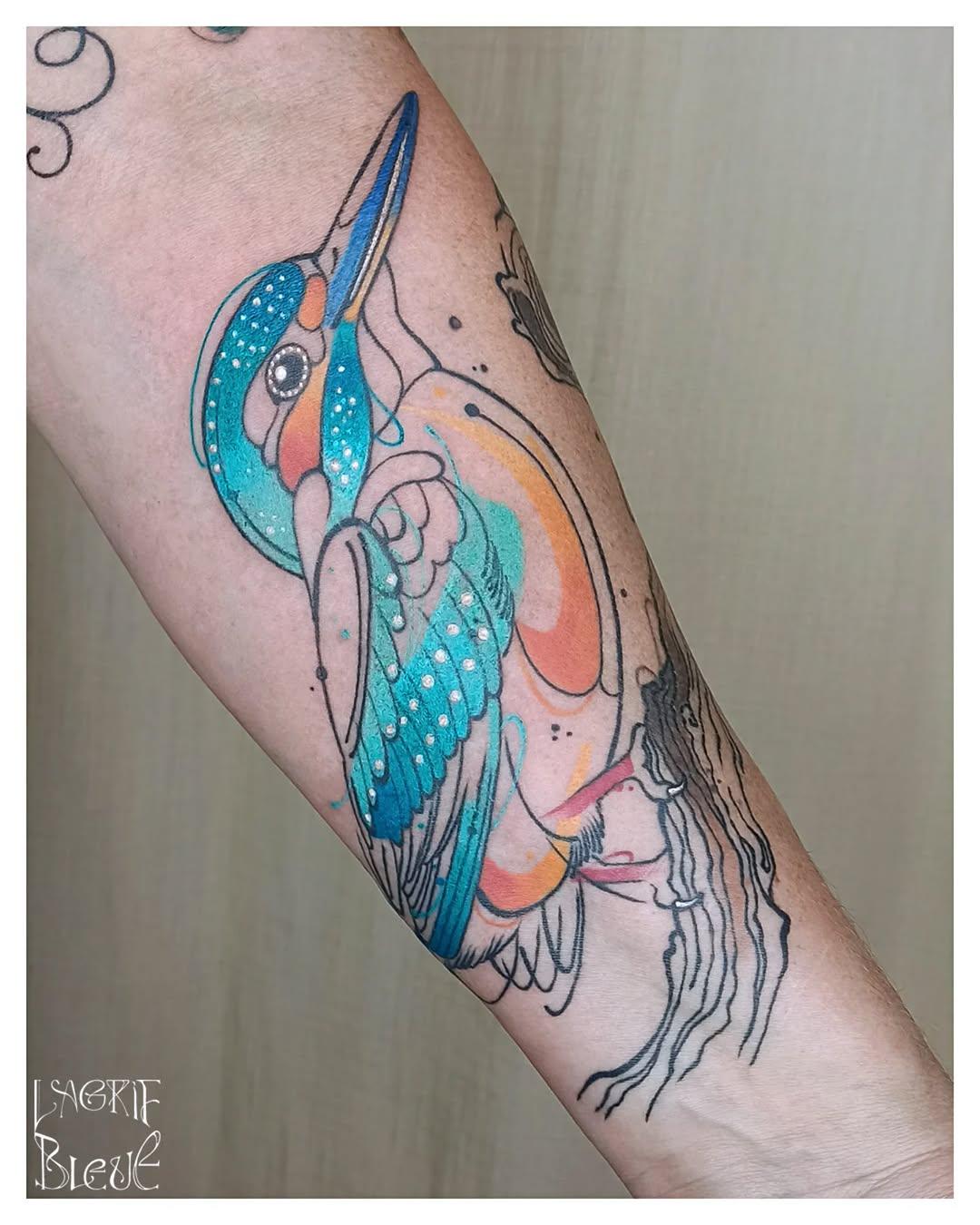 Tatouage Martin-pêcheur avec fleurs — lagrif_bleue