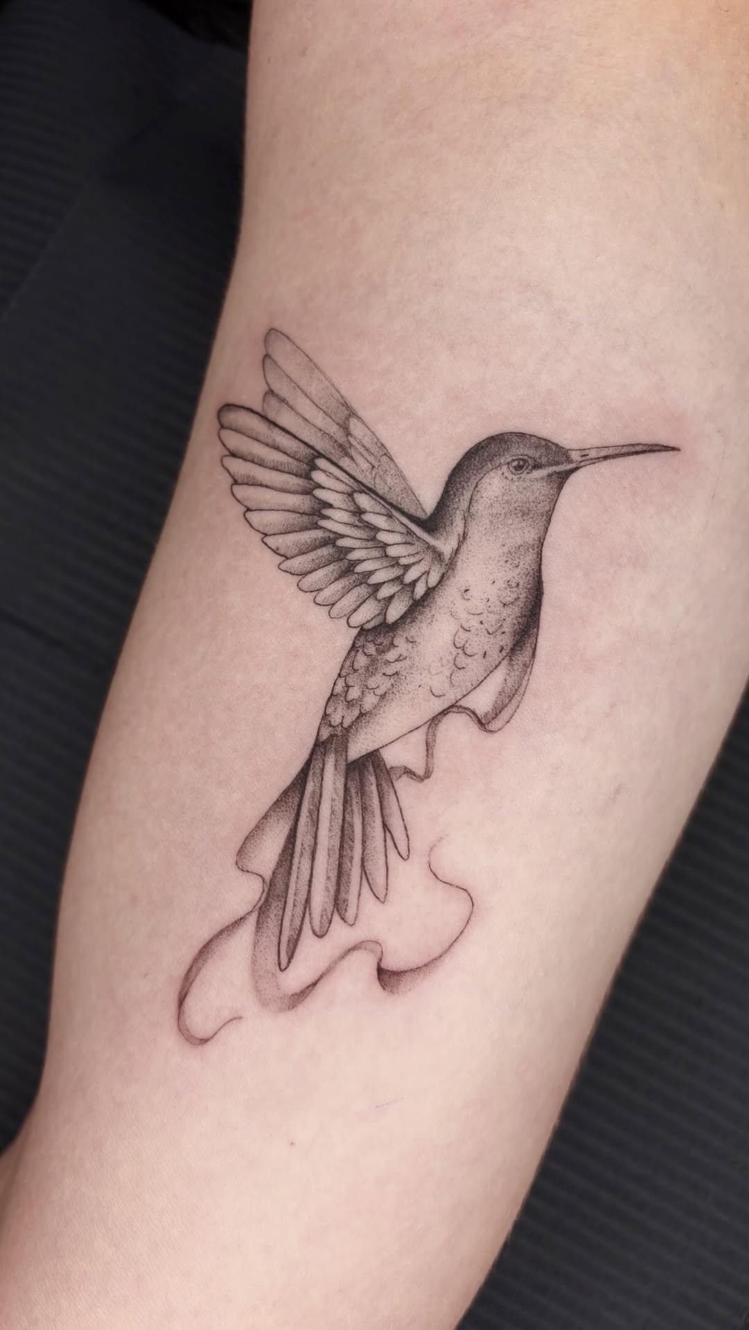 Tatouage colibri — mary.renart