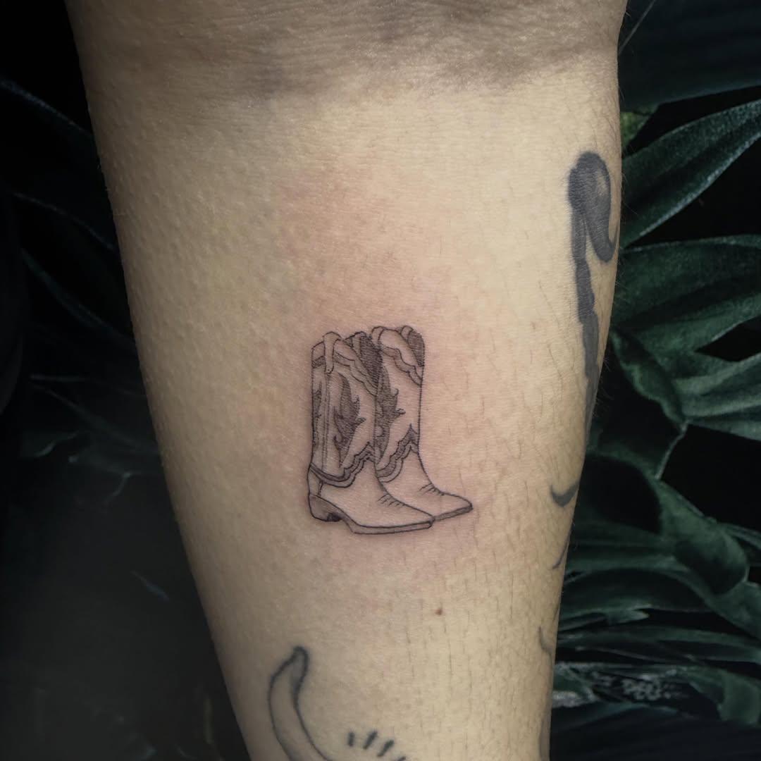 Tatouage Bottes de cowboy western — l_aiguilleuse