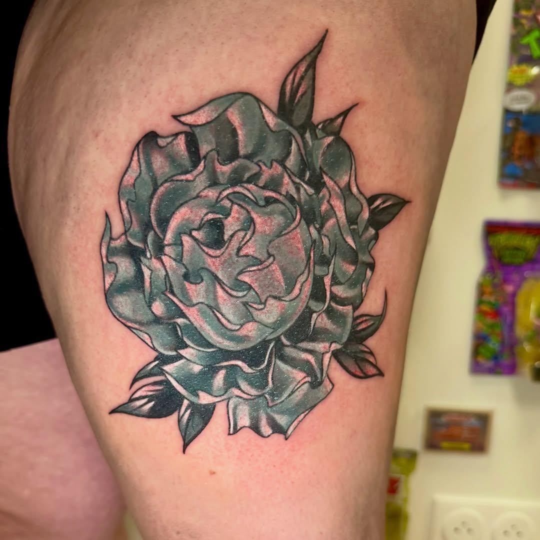 Tatouage Rose pivoine réaliste — geoff_sin_tattoo